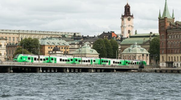 VR:n vihreä juna Tukholmassa