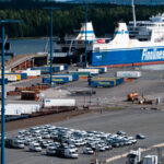 Finnlinesin alus Vuosaaren satamassa.