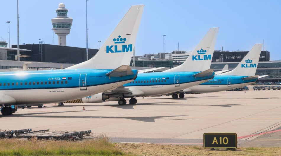 KLM:n lentokoneet Schipholin lentoasemalla