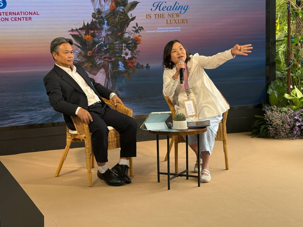 Mr. Santi Sawangcharoen Executive Director for the Americas, Middle East and Africa Region Ms. Suladda Sarutilavan, Executive Director for the TAT Europe Region