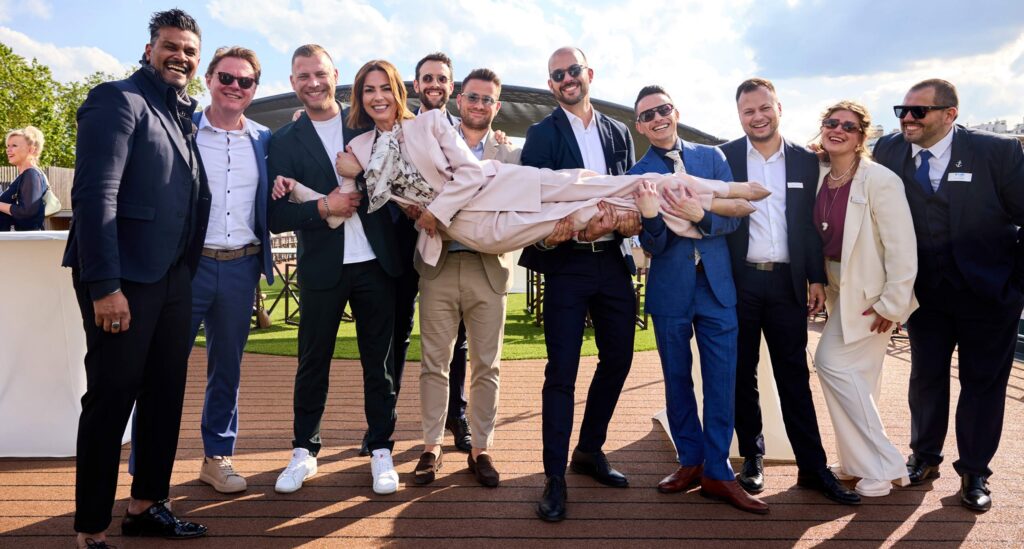 Viva Beyondin kastetilaisuus Pariisissa.