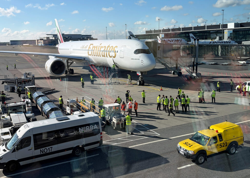 Emiratesin A350 Helsinki-Vantaalla